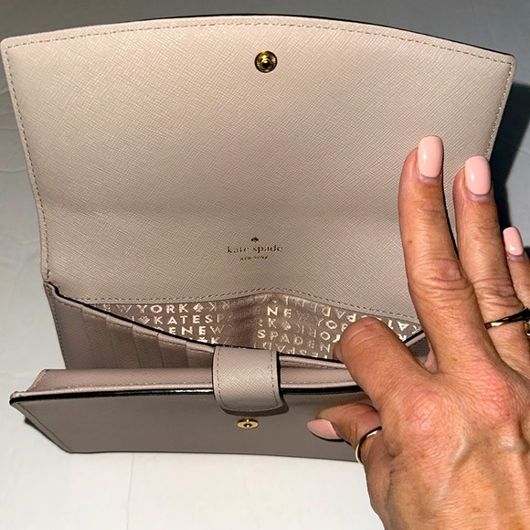Kate Spade New York Laurel Way Winni Crossbody Wallet - Picture 14 of 15